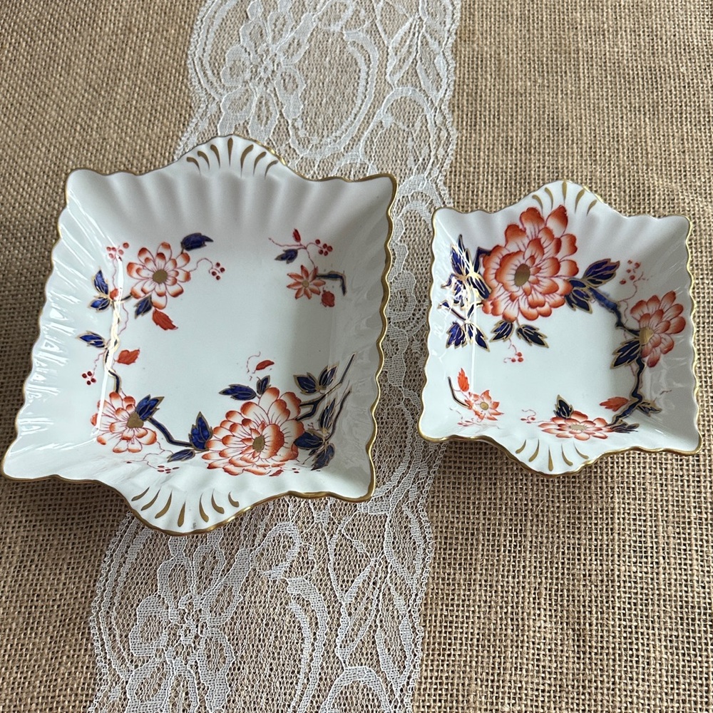 Vintage Crown Staffordshire nesting Trinket / Candy dishes